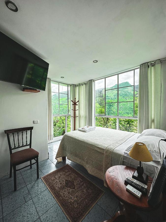 Albergue Turistico Gstir Pozuzo Exterior foto